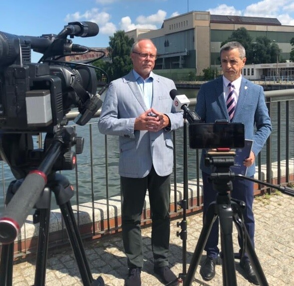 Elbląg, Jacek Protas i Jerzy Wcisła na dzisiejszej konferencji prasowej Elbląg, Jacek Protas i Jerzy Wcisła na dzisiejszej konferencji prasowej