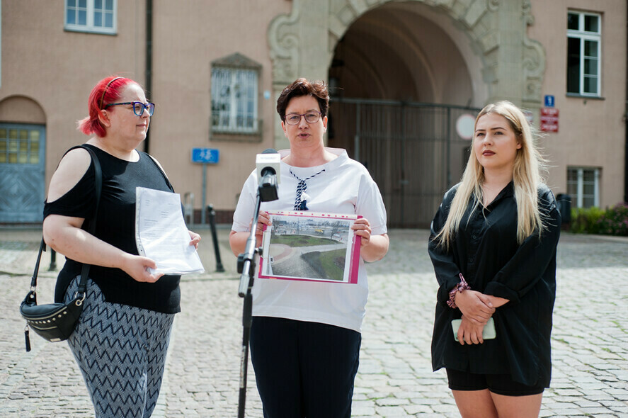 Elbląg, Złożenie petycji dotyczącej utworzenia Skweru Praw Kobiet w lipcu 2021 r.