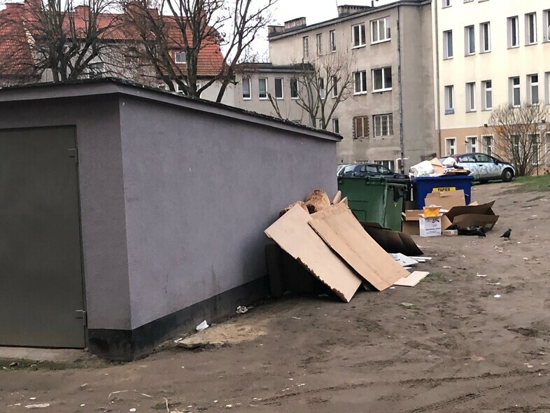 Elbląg, Podwórko przy Ratuszowej/Trybunalskiej/12 Lutego, styczeń 2021. Elbląg, Podwórko przy Ratuszowej/Trybunalskiej/12 Lutego, styczeń 2021.