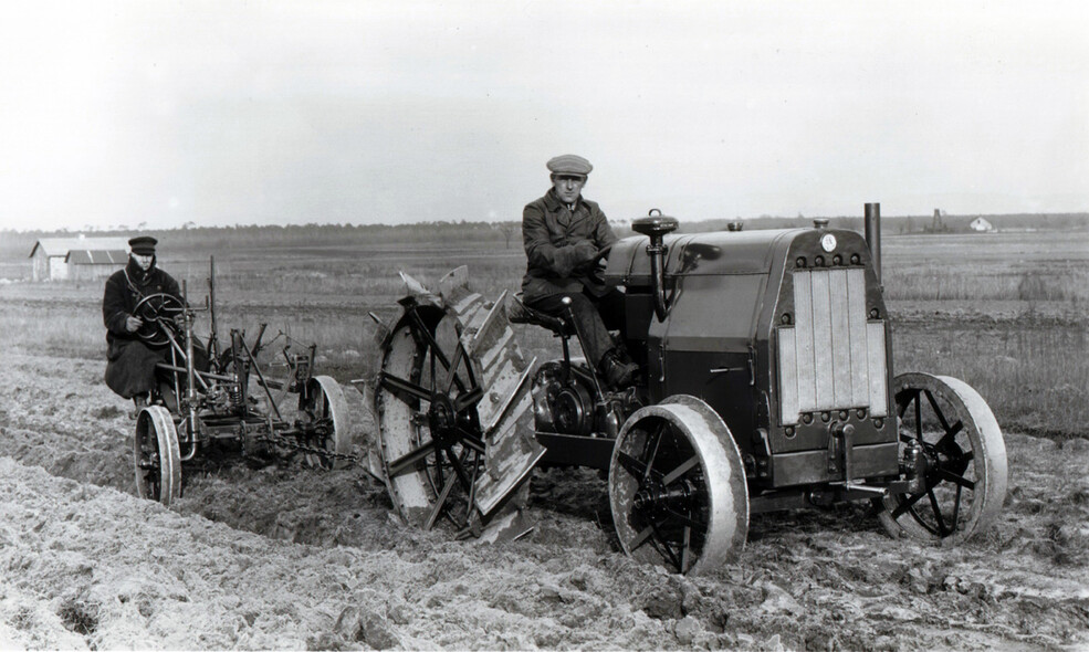 Elbląg, Traktor Benz-Komnick podczas pracy Elbląg, Traktor Benz-Komnick podczas pracy