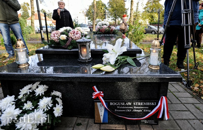 Elbląg, Na grobie Bogusława Strembskiego pojawiła się pamiątkowa tablica Elbląg, Na grobie Bogusława Strembskiego pojawiła się pamiątkowa tablica