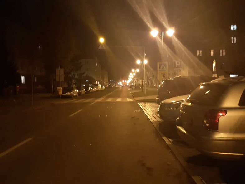 Elbląg, „Trzeba się wychylać zza samochodów, aby ocenić sytuację. To przejście jest koszmarne” Elbląg, „Trzeba się wychylać zza samochodów, aby ocenić sytuację. To przejście jest koszmarne”