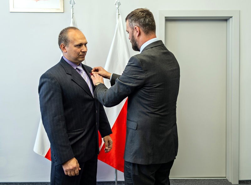 Elbląg, Przyznanie odznaczenia przez wicewojewodą Piotra Opaczewskiego. Elbląg, Przyznanie odznaczenia przez wicewojewodą Piotra Opaczewskiego.