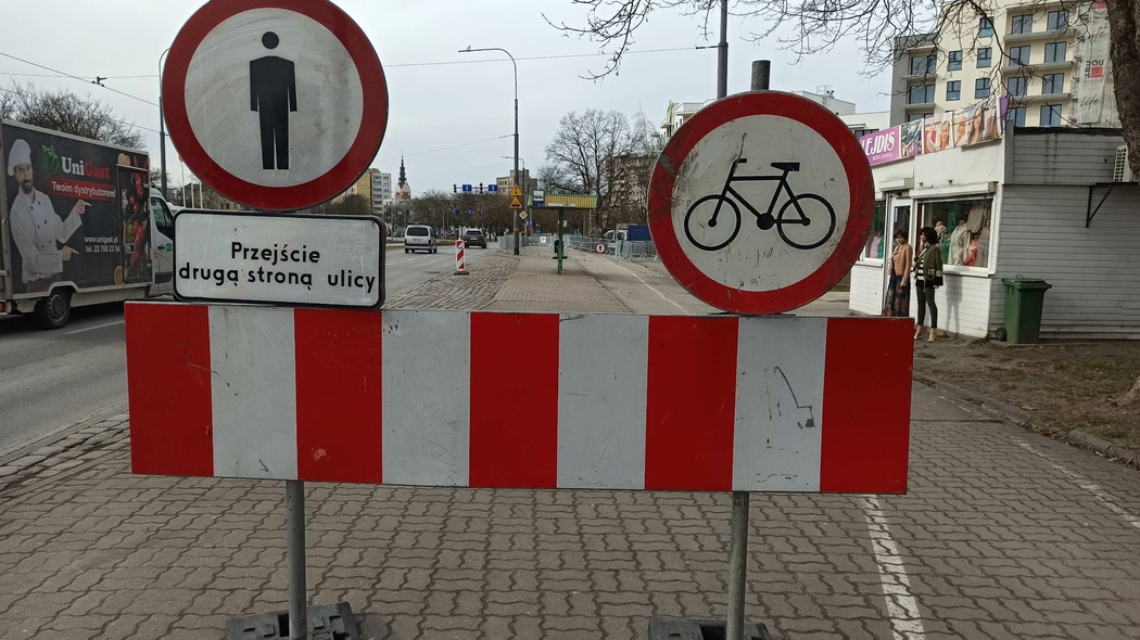 Elbląg, Spacerem między budową a jezdnią Elbląg, Spacerem między budową a jezdnią