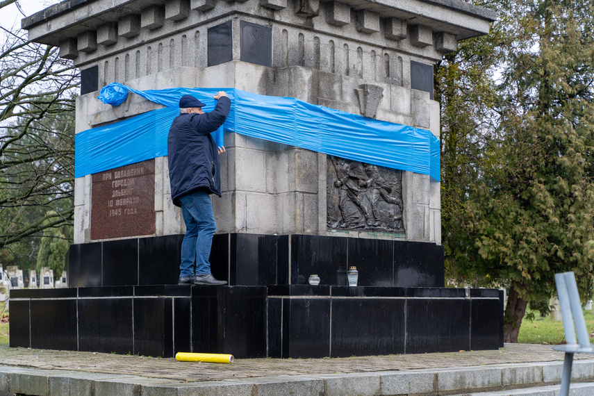 Elbląg, Ukraińskie barwy na Pomniku Wdzięczności