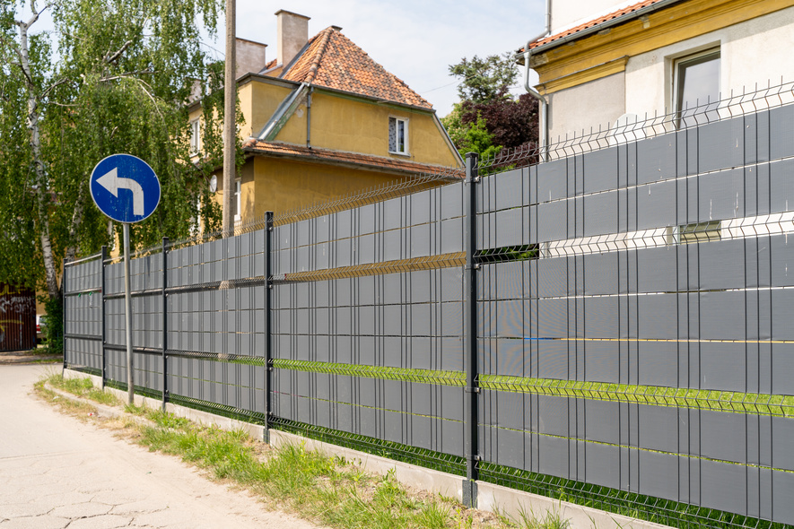 Elbląg, Czytelnik: Ten płot ogranicza widoczność Elbląg, Czytelnik: Ten płot ogranicza widoczność