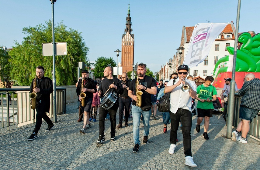 Elbląg, Parada podczas zeszłorocznego Elbląskiego Święta Muzyki.