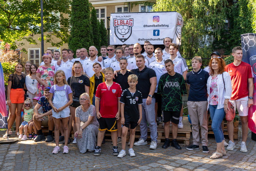 Elbląg, Z tęsknoty za piłką ręczną Elbląg, Z tęsknoty za piłką ręczną