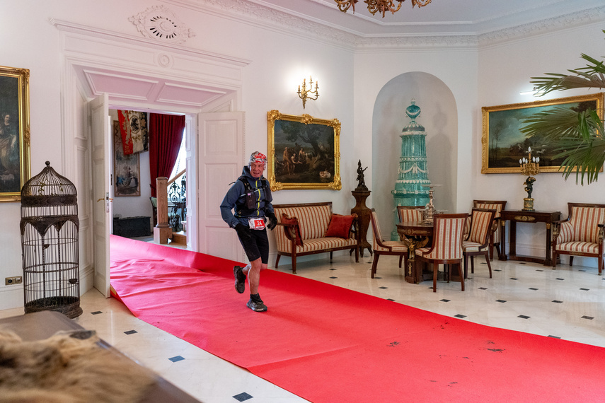 Elbląg, W Kadynach  uczestnicy przebiegali przez dawne posiadłości cesarza, dzisiaj mieści się tu  hotel