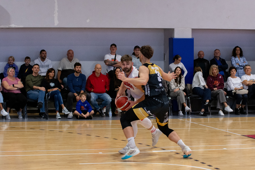Elbląg, Kacper Jastrzębski zdobył 14 punktów i zebrał 13 piłek Elbląg, Kacper Jastrzębski zdobył 14 punktów i zebrał 13 piłek