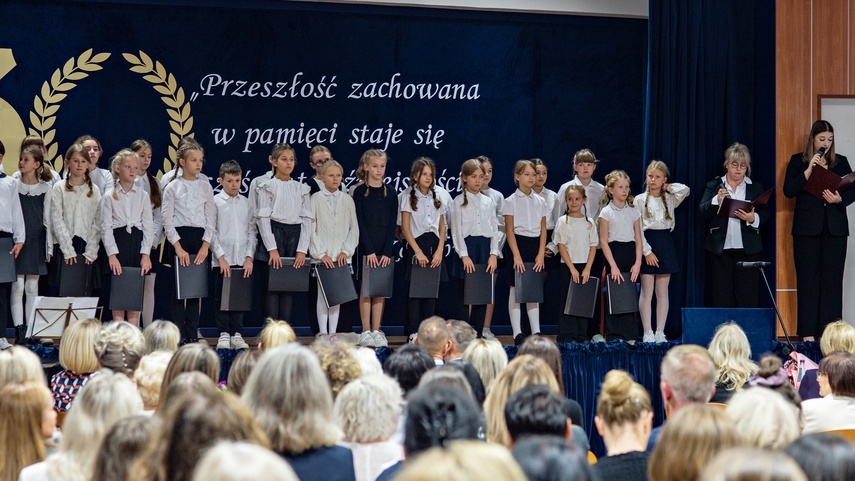 Elbląg, Trzy powody do świętowania w IV LO Elbląg, Trzy powody do świętowania w IV LO