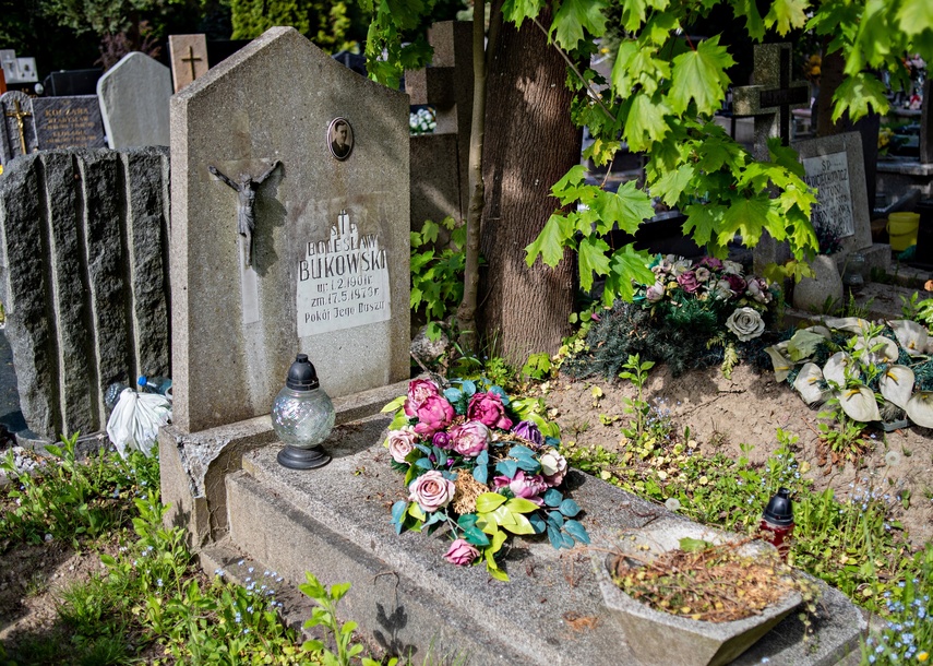 Elbląg, grób B. Bukowskiego na cmentarzu Agrykola Elbląg, grób B. Bukowskiego na cmentarzu Agrykola