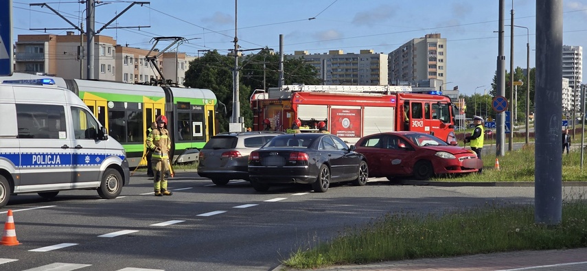 Elbląg, Zderzenie trzech aut na Dąbka Elbląg, Zderzenie trzech aut na Dąbka