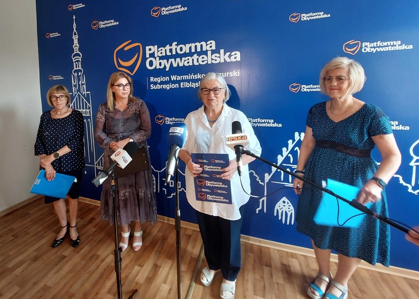 Elbląg, Od lewej: Zofia Ostrówka, Agnieszka Antoniuk-Rumak, Elżbieta Gelert, Irena Sokołowska, Elbląg, Od lewej: Zofia Ostrówka, Agnieszka Antoniuk-Rumak, Elżbieta Gelert, Irena Sokołowska,
