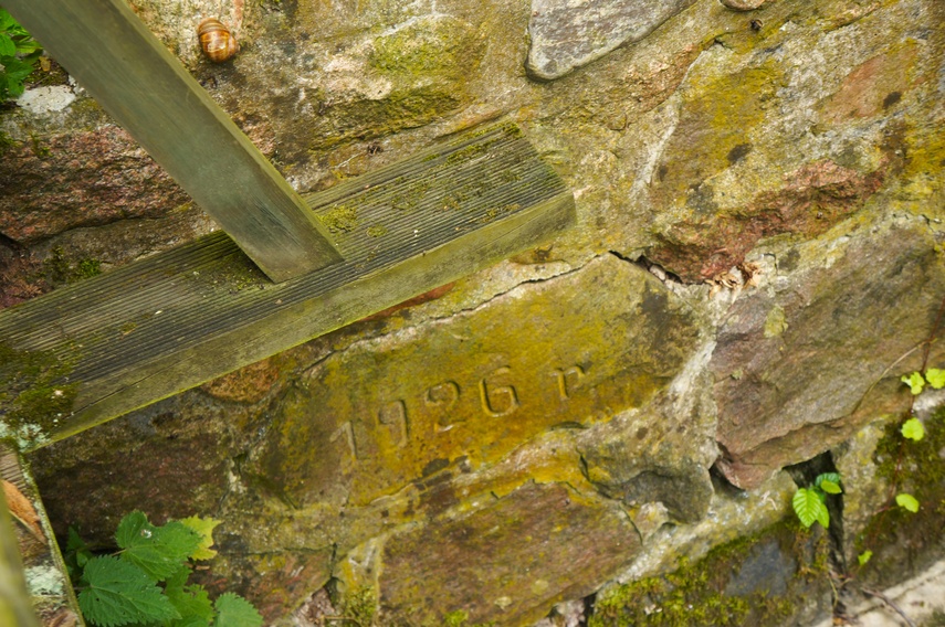 Elbląg, Fragment mostu w ogrodzie z datą 1926 rok, Elbląg, Fragment mostu w ogrodzie z datą 1926 rok,