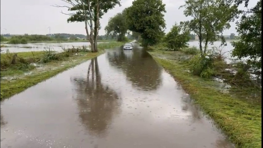 Elbląg, Zalana droga w okolicach Bągartu