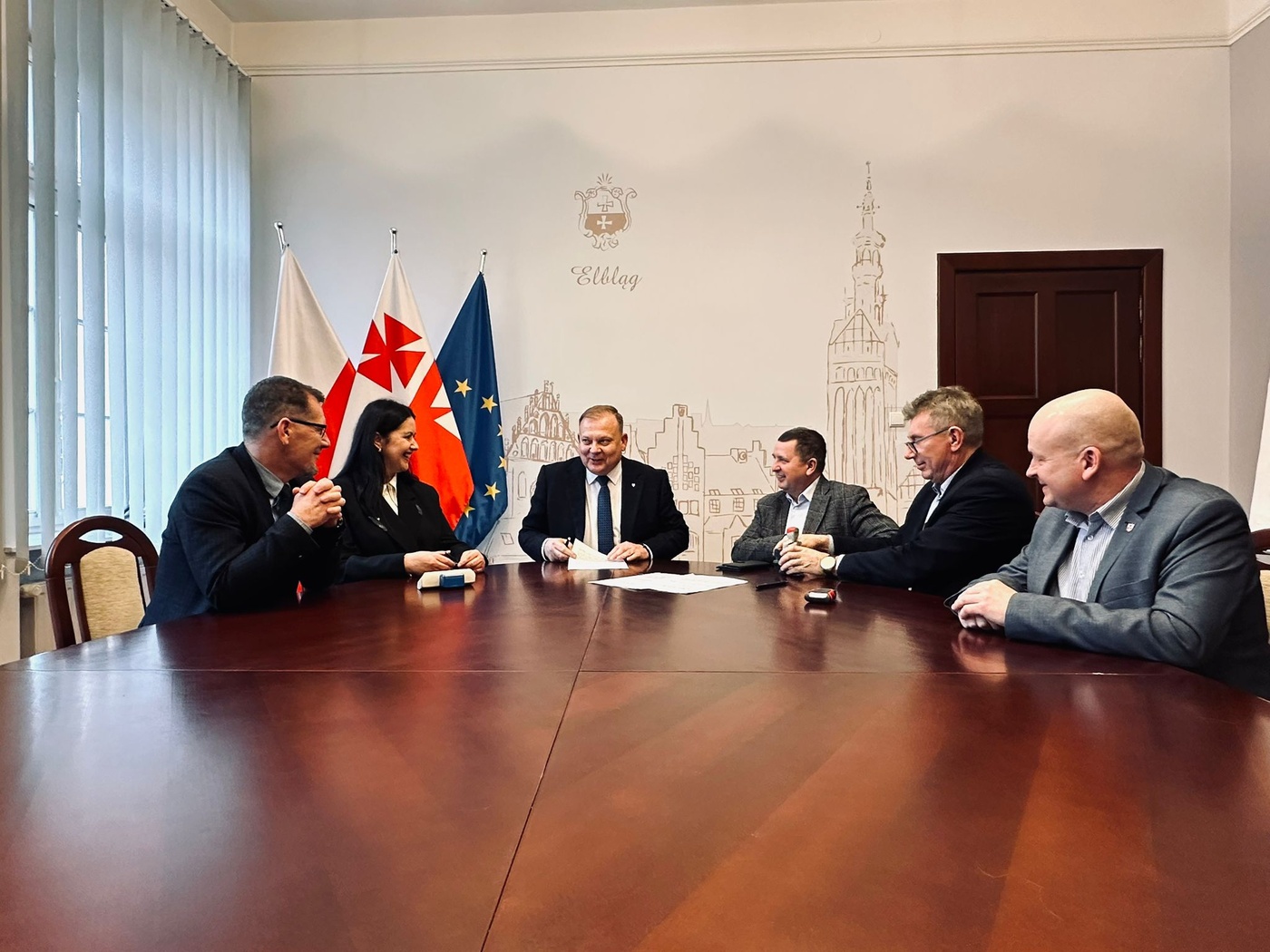 Elbląg, Porozumieli się w sprawie Kumieli