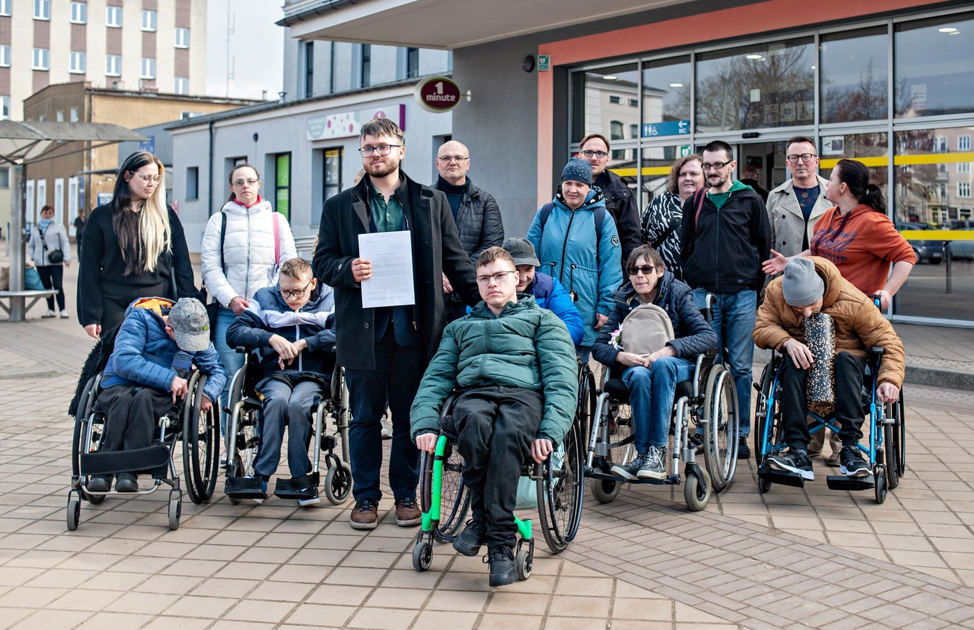 Elbląg, Walka o windy na elbląskim dworcu