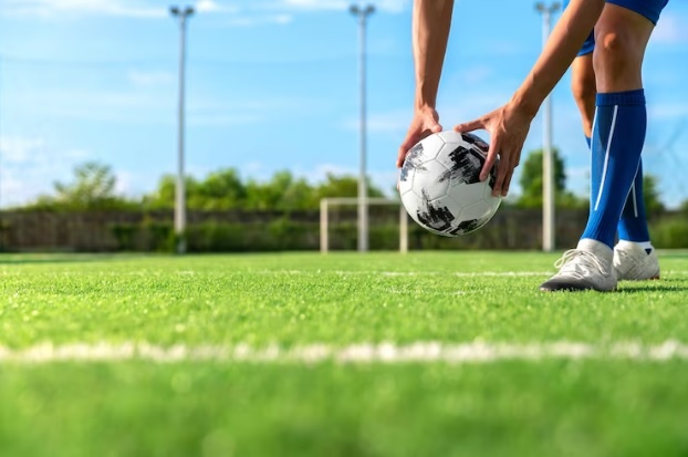 https://img.magnific.com/premium-photo/professional-football-soccer-player-kick-ball-penalty-freekick-final-match-league_74324-443.jpg?semt=ais_hybrid&w=740&q=80