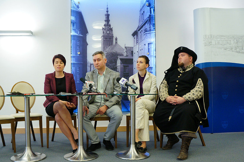Elbląg, Na zdj. od lewej Hanna Laska Kleinszmidt, Tomasz Gliniecki, Agata Kosacz, Piotr Adamczyk