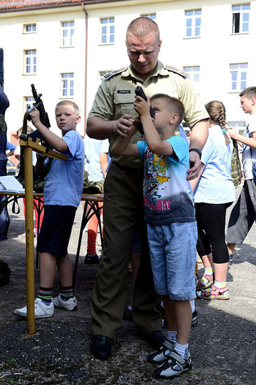 Elbląg, Dla chłopców broń zawsze jest nie lada atrakcją