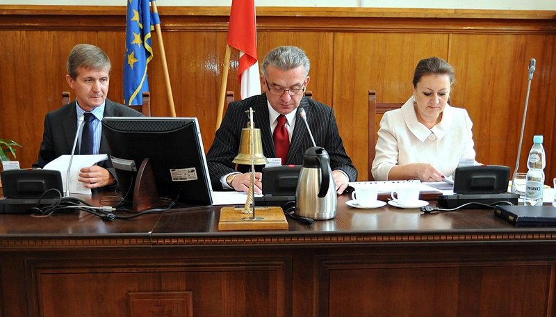 Elbląg, Janusz Niowak i wiceprzewodniczący RM: Małgorzata Adamowicz (PiS) i Sławomir Malinowski