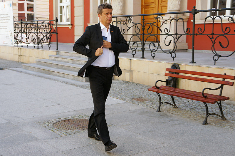 Elbląg, Janusz Palikot zapewnia, że jego partia będzie kroczyć do przodu, by przekonać do siebie wyborców Elbląg, Janusz Palikot zapewnia, że jego partia będzie kroczyć do przodu, by przekonać do siebie wyborców