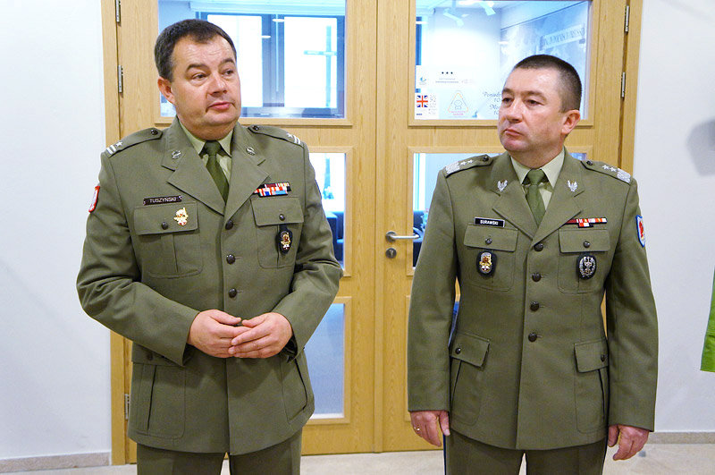 Elbląg, na zdj. od lewej: mjr Zbigniew Tuszyński, gen. dyw. Leszek Surawski