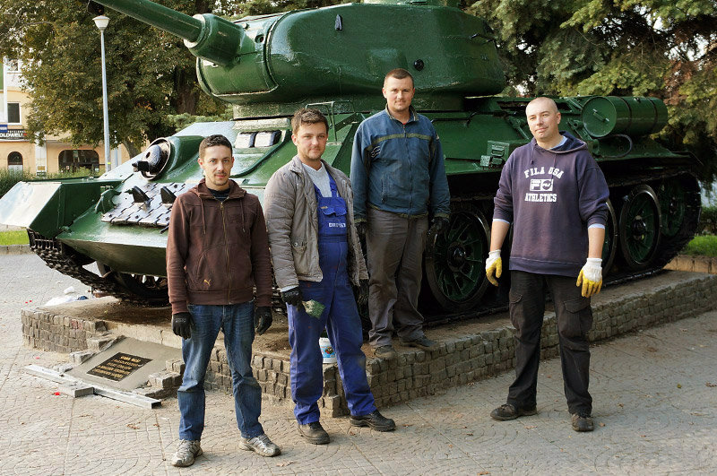 Elbląg, Prawie jak czterej pancerni: Krzysztof Nowacki, Łukasz Bieniok, Daniel Chechłowski, Wojtek Staśkowiak Elbląg, Prawie jak czterej pancerni: Krzysztof Nowacki, Łukasz Bieniok, Daniel Chechłowski, Wojtek Staśkowiak