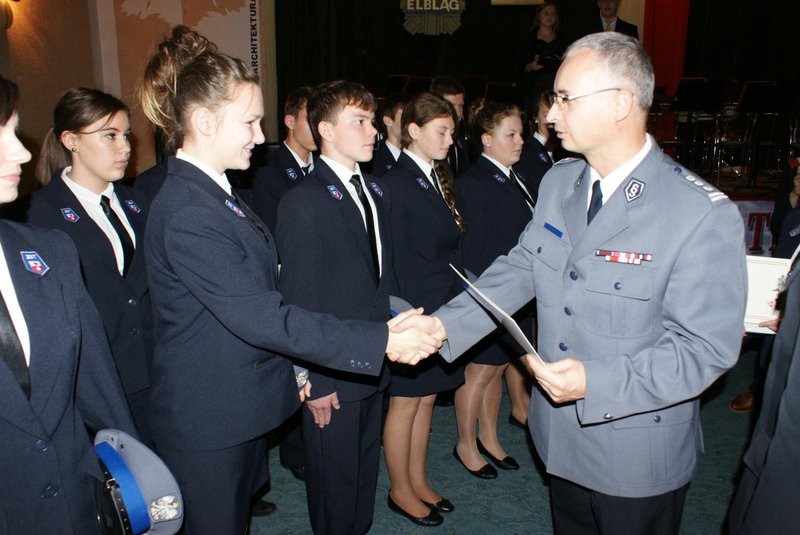 Elbląg, Akty mianowania na ucznia ZST wręczał Komendant Miejski Policji insp. Marek Osik