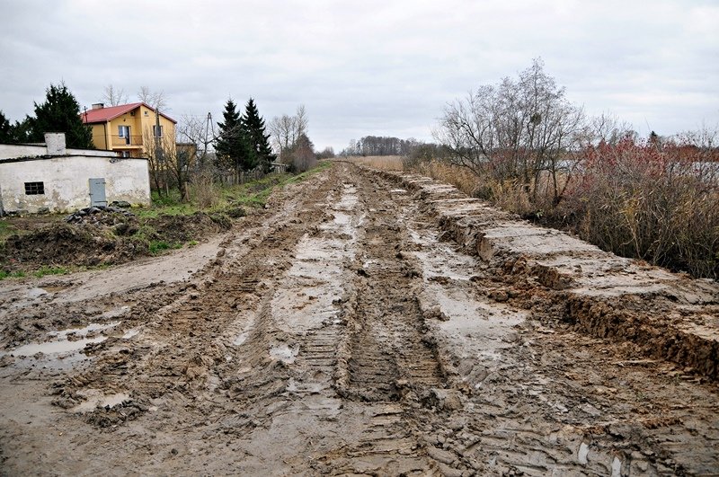 Elbląg, Prawa część wału rzeki Cieplicówki szczególnie niepokoi