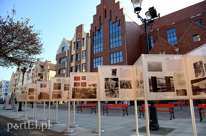 Elbląg, Elbląg rozpoczął dziś (11 kwietnia) świętowanie i specjalnie na tę okazję pod katedrą stanęła wystawa "Elbląg w starej fotografii"
