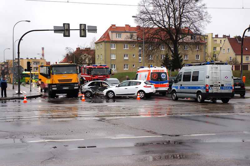 Elbląg, Płk. Dąbka: wypadek z udziałem czterech aut