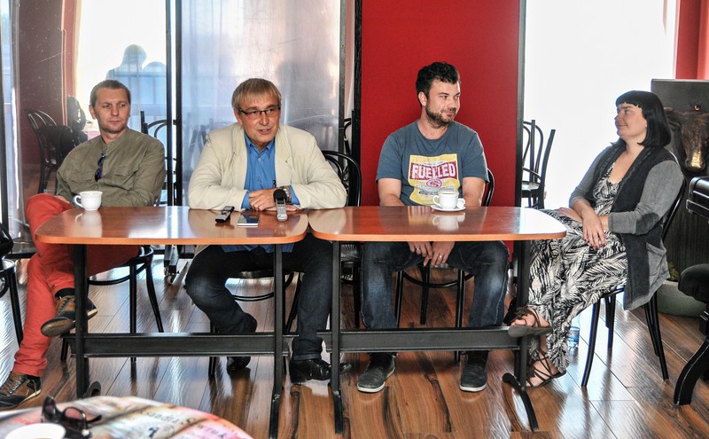 Elbląg, Od lewej: reżyser Rafał Matusz, dyrektor teatru Mirosław Siedler, Piotr Szejn i scenograf Iza Toroniewicz Elbląg, Od lewej: reżyser Rafał Matusz, dyrektor teatru Mirosław Siedler, Piotr Szejn i scenograf Iza Toroniewicz