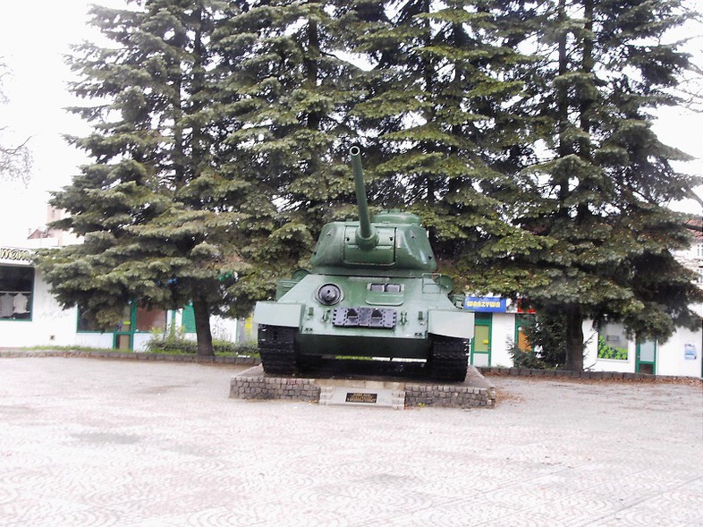 Elbląg, Czołg przy alei Armii Krajowej