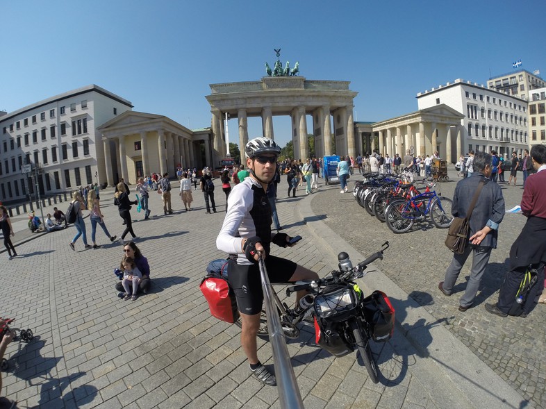 Elbląg, Elbląski strażak w podróży. Tu w Berlinie (arch. prywatne)