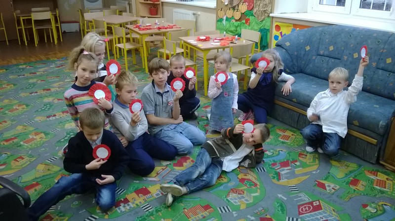 Elbląg, Lekcja patriotyzmu w SP 4 - lekcją radości! Elbląg, Lekcja patriotyzmu w SP 4 - lekcją radości!