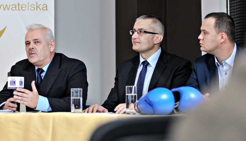 Elbląg, ...od prawej: Opaczewski, Balbuza i Rembelski. Kolejność zdjęć przypadkowa Elbląg, ...od prawej: Opaczewski, Balbuza i Rembelski. Kolejność zdjęć przypadkowa
