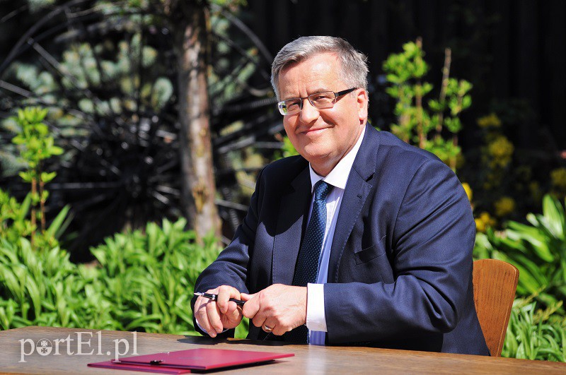 Elbląg, Bronisław Komorowski podpisał kilka ustaw, m.in. tę dotyczącą rolników, którzy chcą sprzedawać swoje produkty