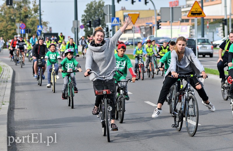 Elbląg, Entuzjaści dwóch kółek przejechali dziś kolumną przez miasto