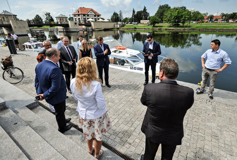 Elbląg, Dziś wojewoda Artur Chojecki przekazał nową łódź EL WOPR Elbląg, Dziś wojewoda Artur Chojecki przekazał nową łódź EL WOPR