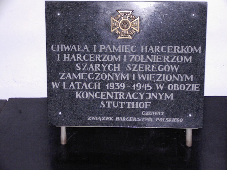 Elbląg, Jedna z tablic upamiętniająca ofiary w obozie Elbląg, Jedna z tablic upamiętniająca ofiary w obozie
