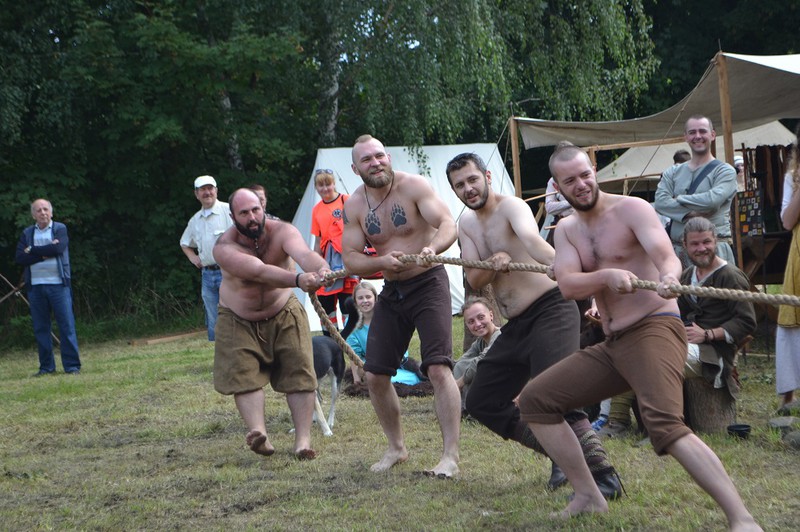 Elbląg, Wyspa Spichrzów opanowana przez Wikingów