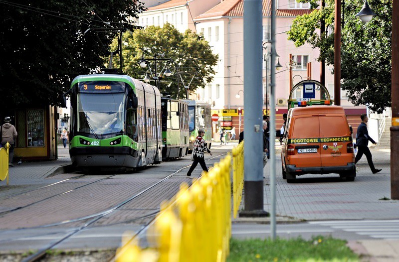 Elbląg, Żółty tramwaj po ulicach mego miasta (nie) mknie