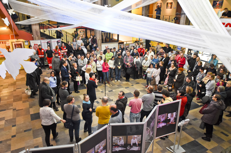 Elbląg, Wystawa fotografii jest prezentowana w holu głównym CSE Światowid