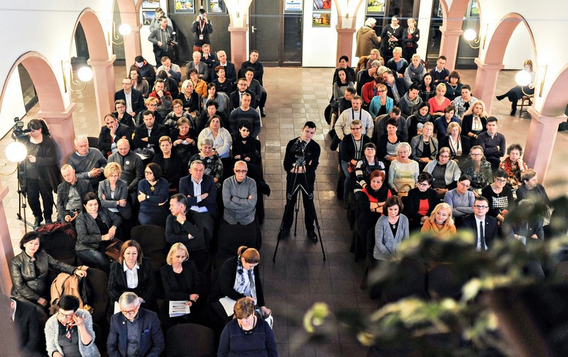 Elbląg, Za i przeciw reformie edukacji. Na debacie głównie przeciw Elbląg, Za i przeciw reformie edukacji. Na debacie głównie przeciw