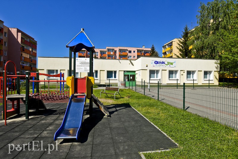 Elbląg, Plac zabaw przy ul. Tuwima jest jedną z wizytówek osiedla. Wkrótce mają powstać kolejne Elbląg, Plac zabaw przy ul. Tuwima jest jedną z wizytówek osiedla. Wkrótce mają powstać kolejne