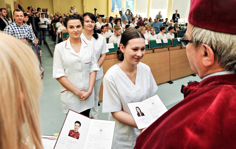Elbląg, Studia już za nimi, szpitale czekają Elbląg, Studia już za nimi, szpitale czekają
