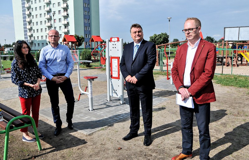 Elbląg, Na zdjęciu od lewej: Magdalena Kanownik, radny Paweł Kowszyński, prezydent Witold Wróblewski i Artur Adamczuk, dyrektor ZBK Elbląg, Na zdjęciu od lewej: Magdalena Kanownik, radny Paweł Kowszyński, prezydent Witold Wróblewski i Artur Adamczuk, dyrektor ZBK