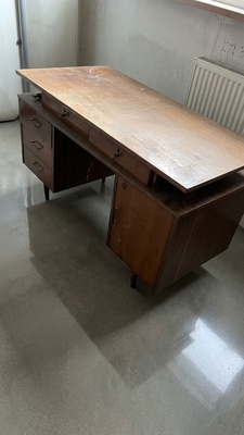 Elbląg Na sprzedaż stylowe biurko retro z okresu PRL (style Mid-Century Modern / vintage) na charakterystycznych